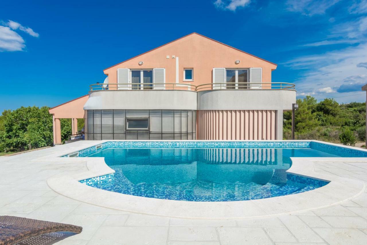 Holiday Home Matela Zára Kültér fotó